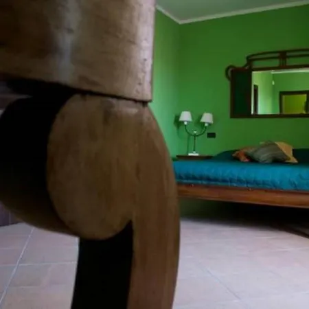Palazzo Conforti Tree House Bed & Breakfast *